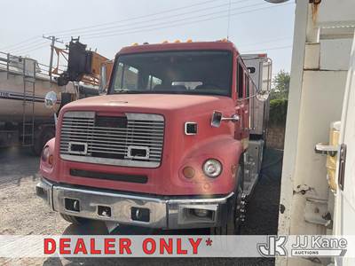 2001 Freightliner FL112 Truck Tractor