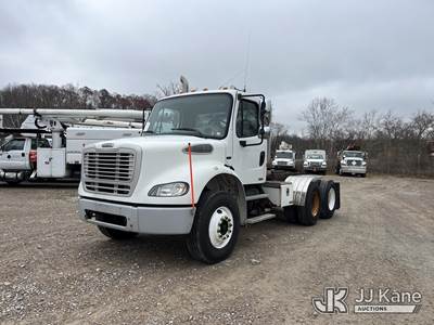 2004 Freightliner M2 112 Truck Tractor