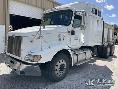 International 9400i Day Cab Truck
