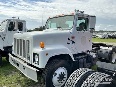 2001 International F2574 Truck Tractor