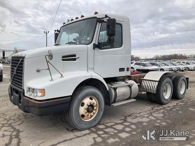 2003 Volvo VHD64BT T/A Truck Tractor