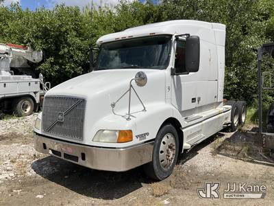 2000 Volvo VN Truck Tractor
