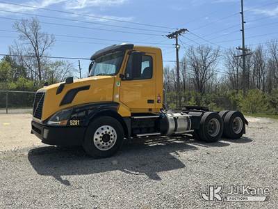 2013 Volvo VNL Truck Tractor