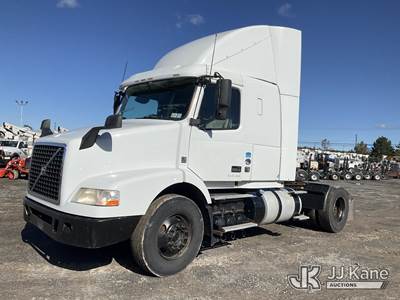 2016 Volvo VNM S/A Truck Tractor