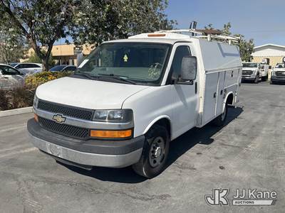 Chevrolet Express Box Truck