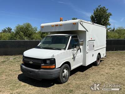 2005 Chevrolet Express G3500 Cutaway Cable Splicing Van