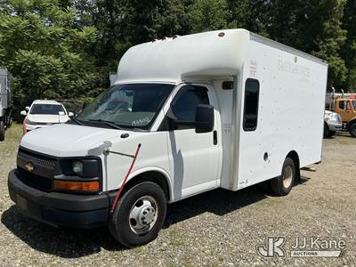 2011 Chevrolet Express G3500 Cutaway Enclosed Service Van