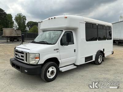 2015 Ford E350 Cutaway Passenger Van
