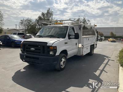 2013 Ford Econoline E-450 Cutaway Van