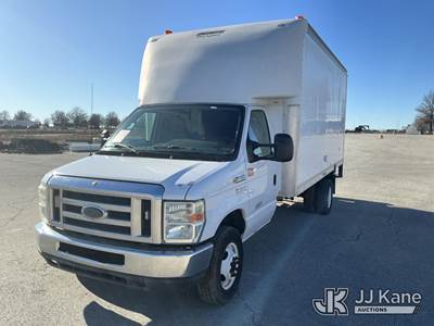2014 Ford Econoline E-450 Cutaway Cube Van
