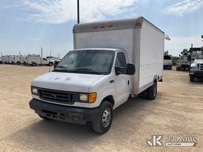 2004 Ford E450 Van Body Truck