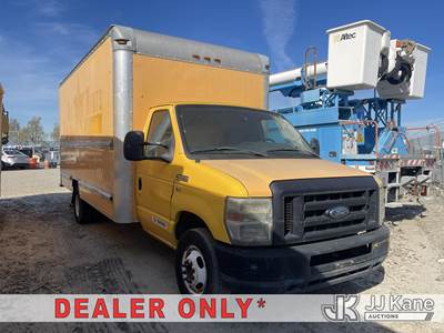 2011 Ford Econoline E-350 Super Duty Cutaway Hi-Cube Van