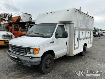 2007 Ford Econoline E350 Cutaway Enclosed Service Van