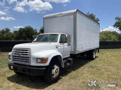 1999 Ford F800 Van Body Truck