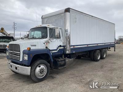 1994 Ford LNT8000 T/A Van Body Truck