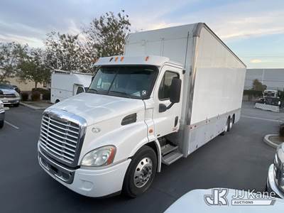 2010 Freightliner Cascadia 113 T/A Van Body Truck