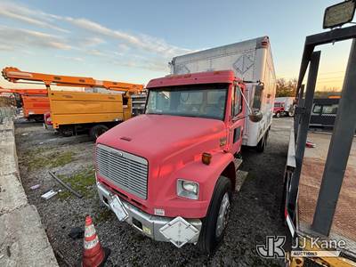 2002 Freightliner FL80 T/A Van Body Truck
