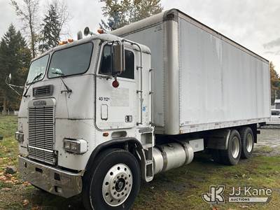 1986 Freightliner FLT Van Body Truck