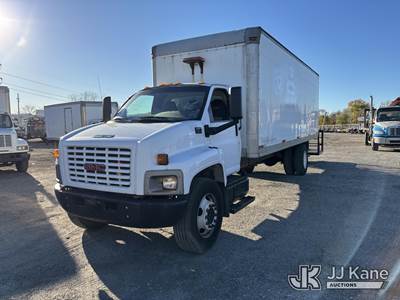 2004 GMC C7500 Van Body Truck