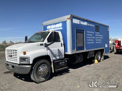 2007 GMC C7500 Van Body Truck