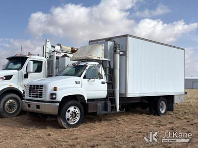 2000 GMC C7H042 Van Body Truck