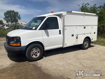 2015 GMC Savana G3500 Cutaway Enclosed Service Van