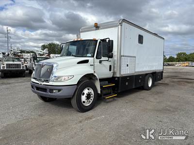 2013 International 4400 Van Body Truck