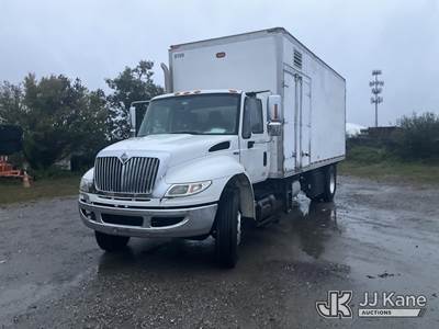 2009 International 4400 Van Body Truck