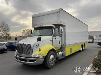 2011 International 8600 T/A Van Body Truck
