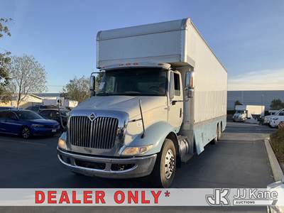 2011 International 8600 T/A Van Body Truck