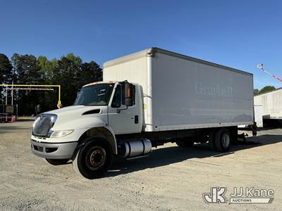 International DuraStar 4300 Box Truck