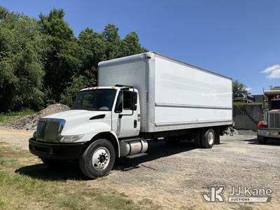 2018 International DuraStar 4300 Van Body Truck