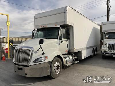 2013 International Prostar T/A Van Body Truck