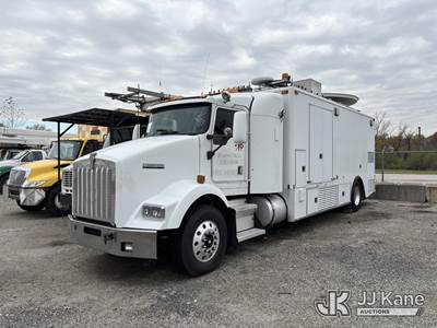 2000 Kenworth T800 Van Body Truck