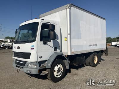2015 Peterbilt COE 220 Van Body Truck
