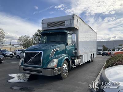 2011 Volvo VNL Van Body Truck