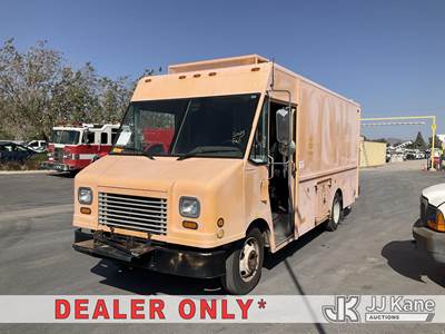 2005 Workhorse P42 Van Body Truck