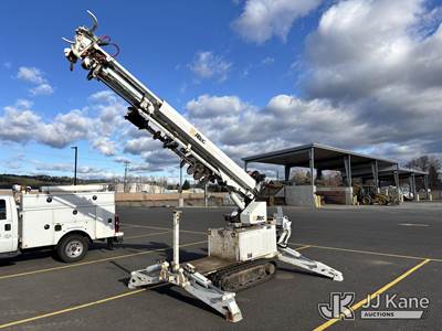 Altec DB37, 3,800 Lb Digger Derrick