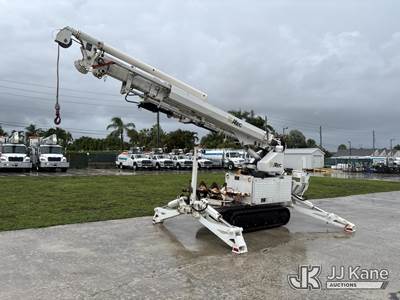 Altec DB37, 3,800 Lb Back Yard Digger Derrick