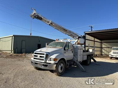 Ford F-750 Tracked Digger Derrick