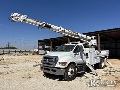 Ford F-750 Tracked Digger Derrick