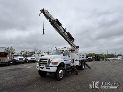 Altec DM50-TR, 23,070 Lb Digger Derrick