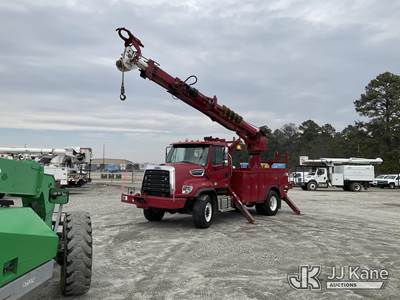 Altec DM47B-TR, 23,790 Lb Digger Derrick