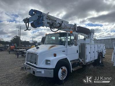 Freightliner FL70 Tracked Digger Derrick