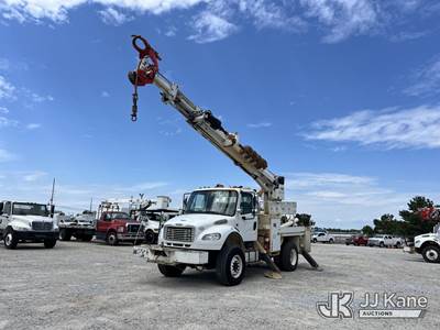 Freightliner M2 106 Tracked Digger Derrick