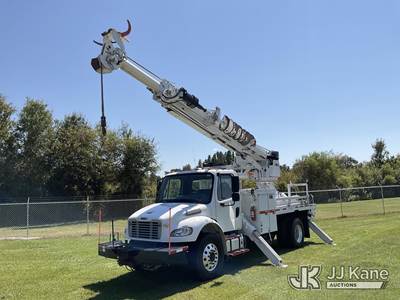 Freightliner M2 106 Tracked Digger Derrick
