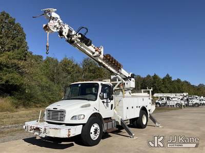Freightliner M2 106 Tracked Digger Derrick