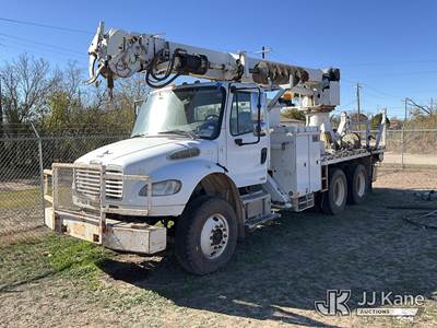 Altec DM47TR, 23,790 Lb Digger Derrick