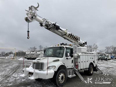 Altec DM47TR, 23,790 Lb Digger Derrick