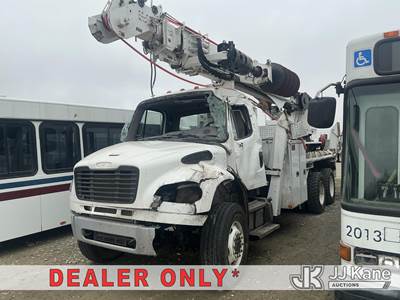 Freightliner M2 106 Tracked Digger Derrick